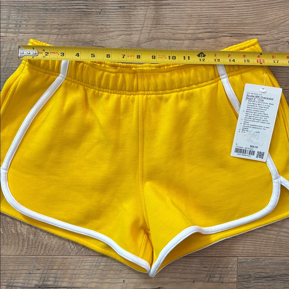 NWT Scuba Mid Rise Oversized Short 3” Trim Women’s Size Large MZYW/WHT - Picture 4 of 9